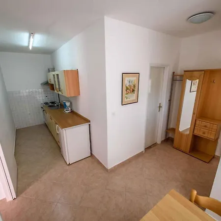 Appartement 12 *